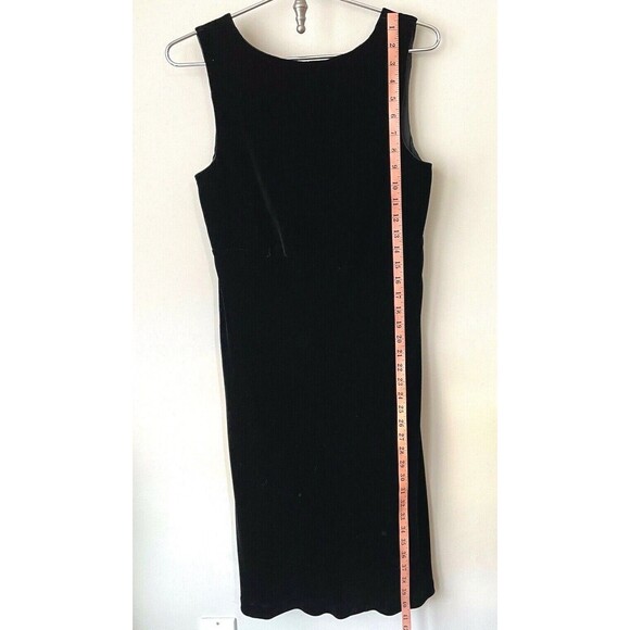 LAURA ASHLEY V-Neck Black Velvet Sleeveless Cocktail Dress Size 8 US/12 UK - Picture 5 of 9